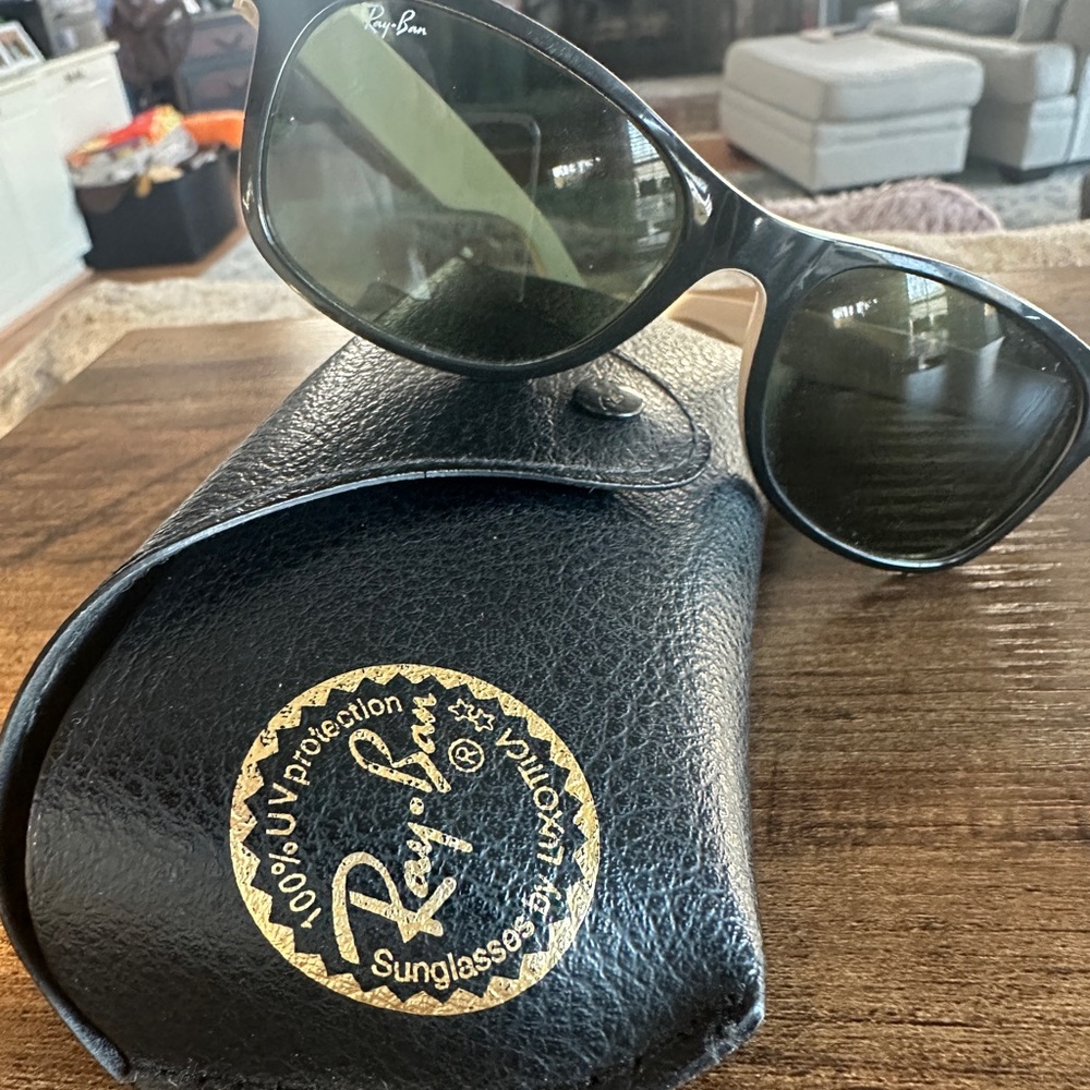 Ray-Ban Classic Black Sunglasses with Case